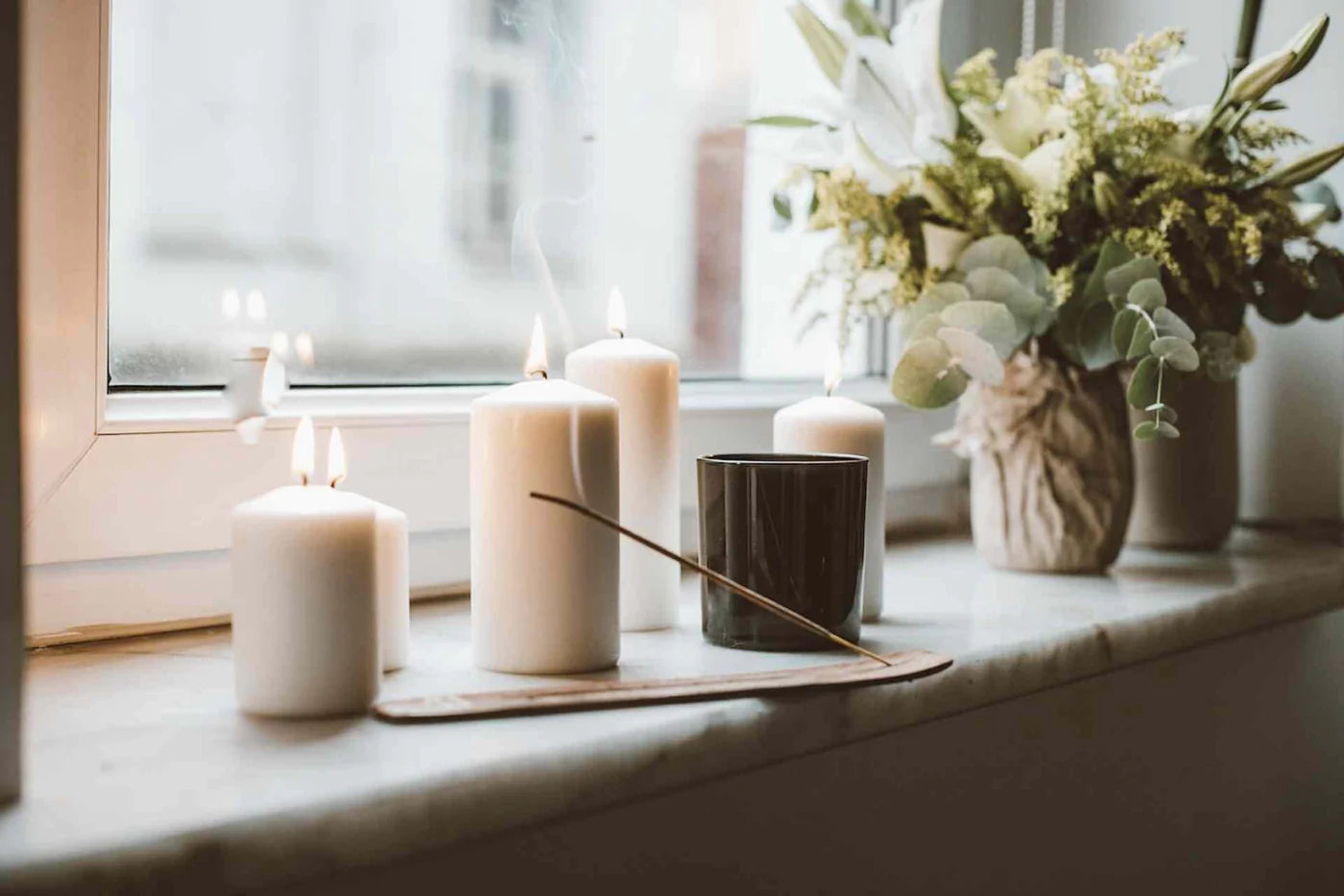 How to use an incense holder